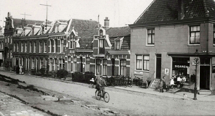 Ringdijk 78 (in rechterpand) - 1926 .<br />Foto: Beeldbank Amsterdam 