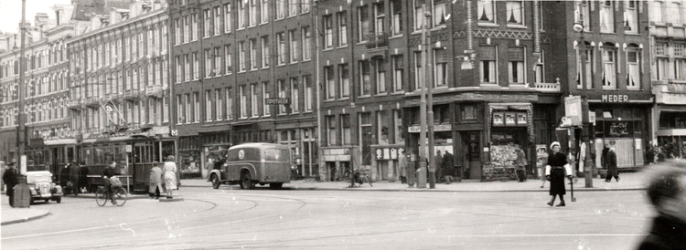 Linnaeusstraat 77 - 1952 .<br />Foto; Beeldbank Amsterdam 