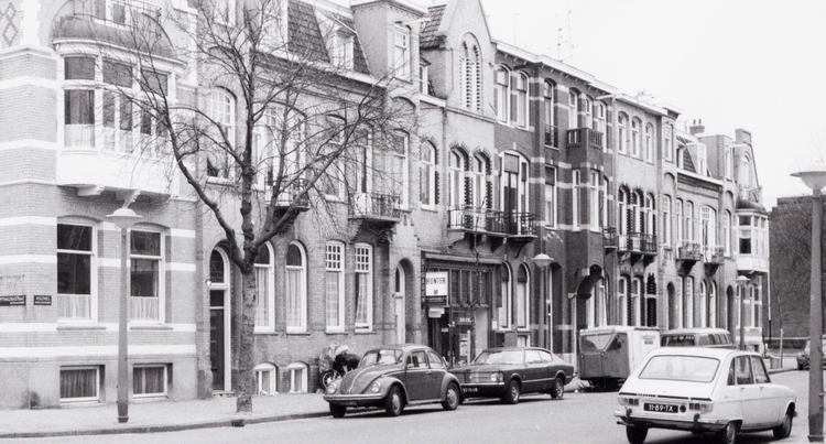 Hogeweg 45-59 Sigarenwinkel - 1973 .<br />Foto: Beeldbank Amsterdam 