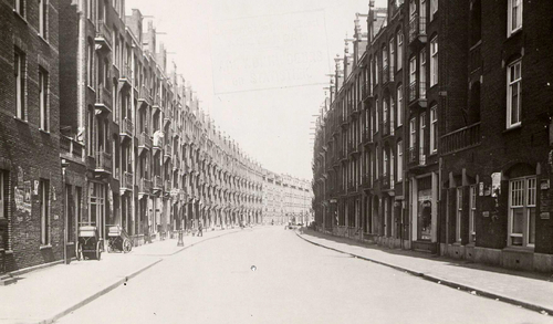 Celebesstraat 55 hoek 1e Atjehstraat - 1932 .<br />Foto: Beeldbank Amsterdam 