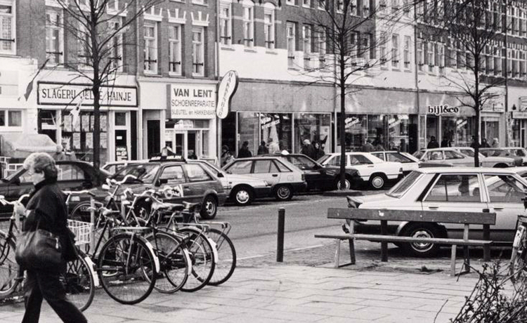 Eerste van Swindenstraat  50-60 - ± 1975 .<br />Foto: Beeldbank Amsterdam 