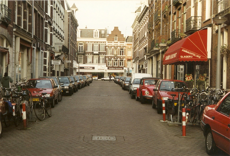 Wakkerstraat 13 Slagerij de Wit - 1994 .<br />Piet Zwaanenburg 