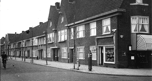 Galileïplantsoen 46/hoek Radioweg 01 - 15-04-1940 .<br />//Foto: www.gahetna.nl 