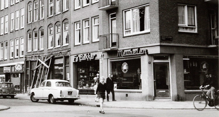 Beukenplein 23 - 21 - 1967 .<br />Foto: Beeldbank Amsterdam 