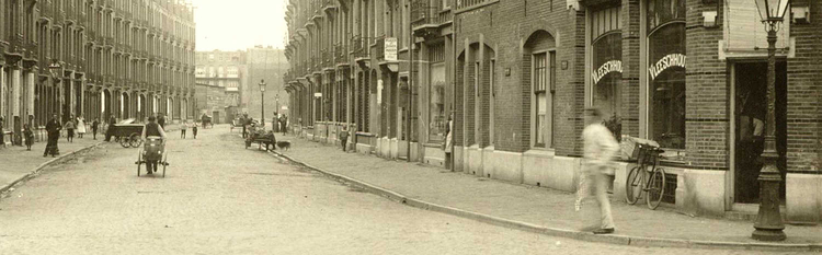 Celebesstraat 31 - ± 1930 .<br />Foto: Beeldbank Amsterdam 