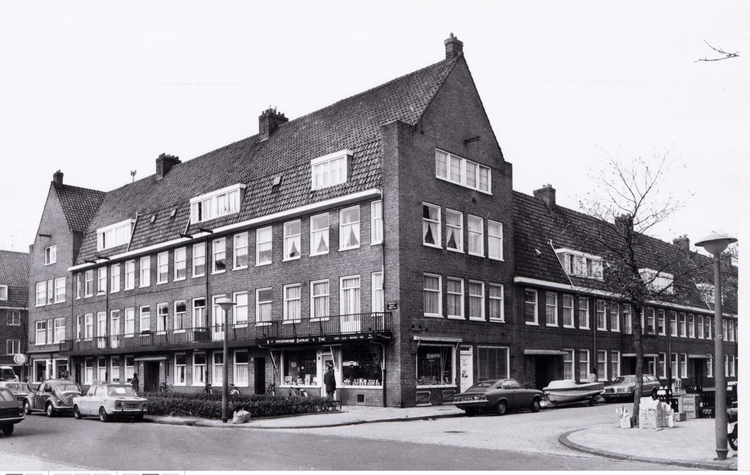 Copernicusstraat 39 linkerhoek - 1972 .<br />Foto: Beeldbank Amsterdam 
