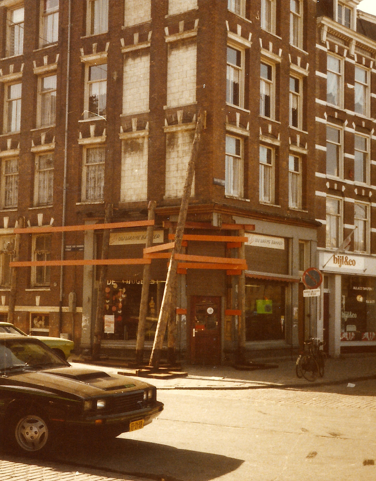Dapperplein 12 - 1976 .<br />Foto: Thea de Beer 