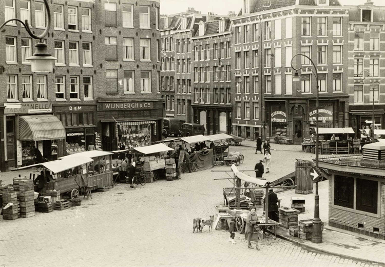 Dapperplein - ± 1950 .<br />Foto; Beeldbank Amsterdam 