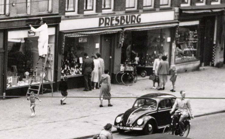 Eerste van Swindenstraat 87- 1953 .<br />Foto: Beeldbank Amsterdam 