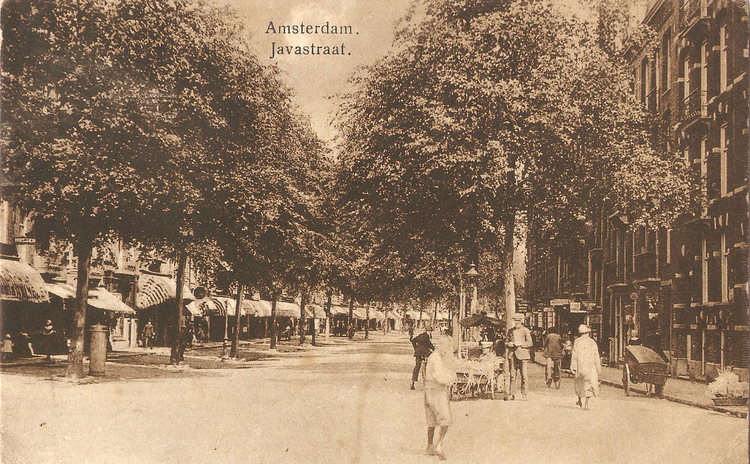 Javastraat -4 rechts - ± 1925 .<br />Foto: Jan van Deudekom 