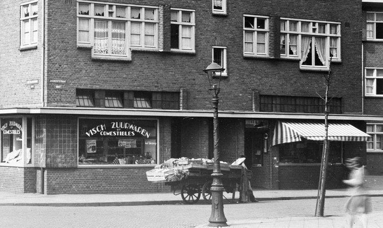 Joubertstraat 08 Luxe bakkerij Levisson - 1933 .<br />Foto: Beeldbank Amsterdam 