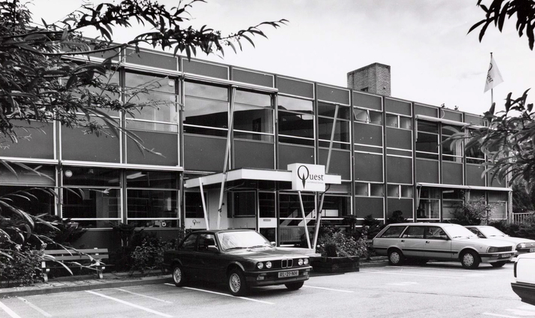 Omval 65 - 1989 .<br />Kantoorgebouw verkoopafdeling en boekhouding.<br />.<br />Foto: Beeldbank Amsterdam 