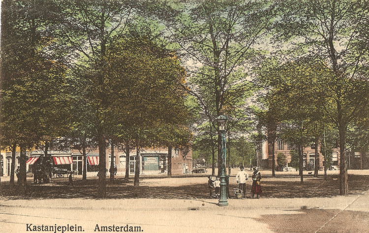 Kastanjeplein - 1921 .<br />Foto: Jan van Deudekom 
