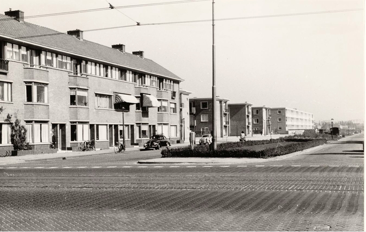 Kruislaan vanaf Middenweg - 1954 .<br />Foto; Beeldbank Amsterdam 