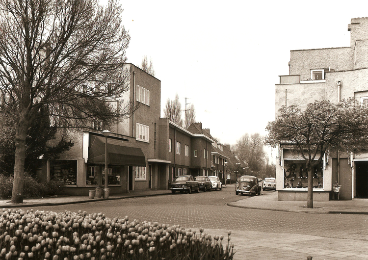Landbouwstraat 55 - ± 1973 .<br />Foto: Jan van Deudekom 