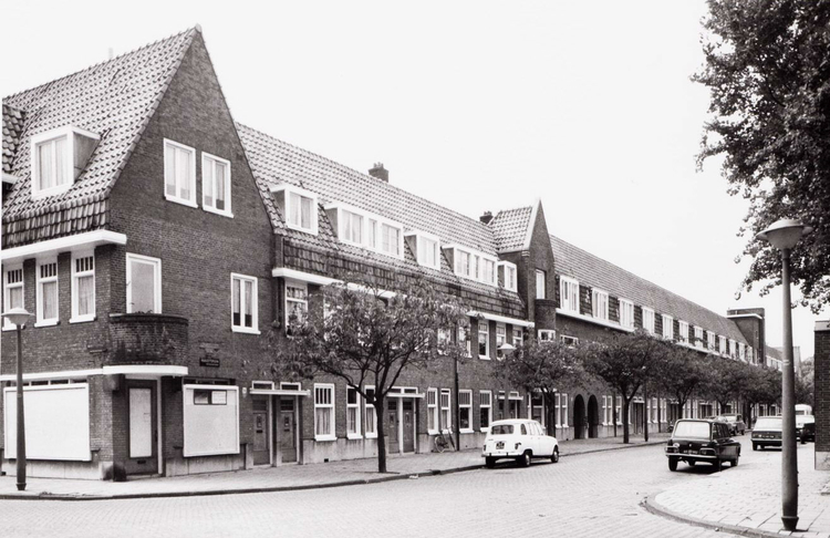 Mariotteplein 36 - 1975 .<br />Foto: Beeldbank Amsterdam 