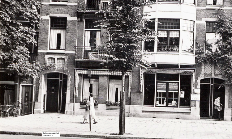 Ris Middenweg 77 - ± 1960 .<br />Foto: Beeldbank Amsterdam 