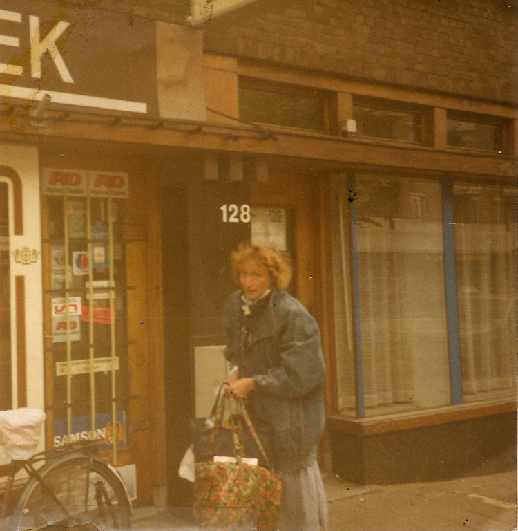 Molukkenstraat 130 - ± 1990 .<br />Foto: Tineke Hauwert 