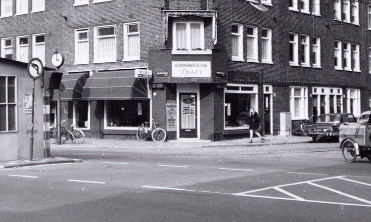 Molukkenstraat 195 Dijst - 1972 .<br />Foto: Beeldbank Amsterdam 