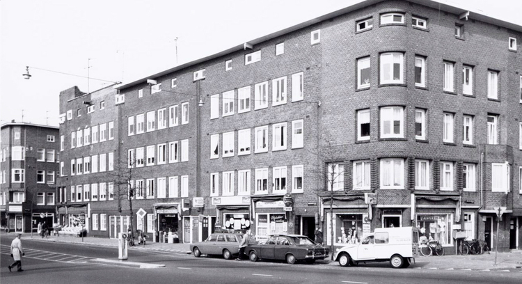Molukkenstraat 195-209 - 1972 .<br />Foto: Beeldbank Amsterdam 