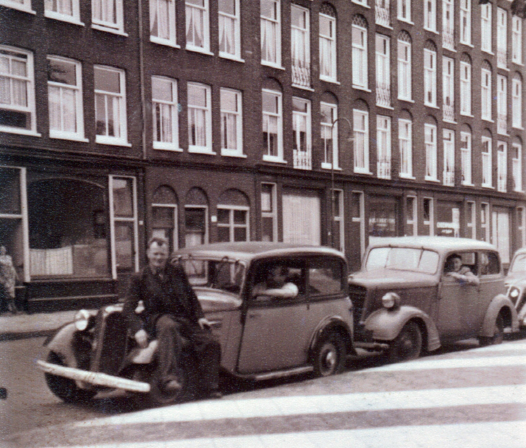 Iepenplein 22 - ± 1950 .<br />Foto: Corrie van Dijk-Hogenhuis 