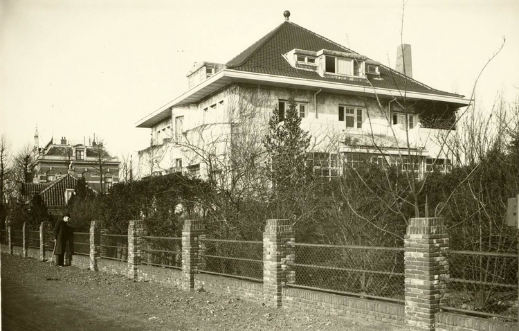 Omval 45 Villa Ibolya 1938 .<br />Foto: Beeldbank Amsterdam 