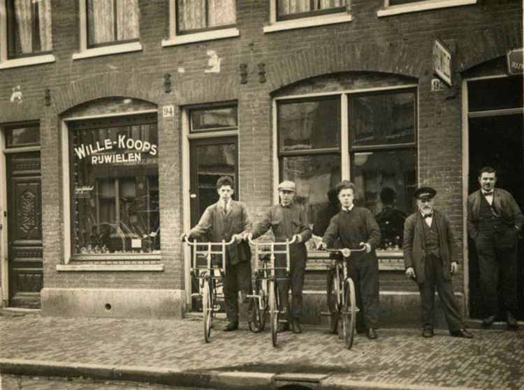 Pieter Nieuwlandstraat 94 - 1924 .<br />Foto: Bea Lageveen 