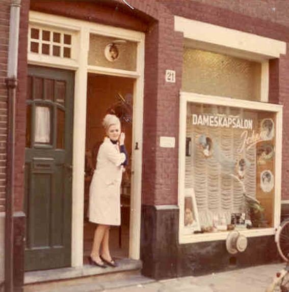 Retiefstraat 21 - 1965 .<br />Foto: Lenny Feenstra 