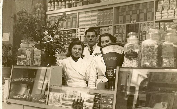Retiefstraat 31 - 1949 .<br />Foto: Ad van Deudekom 