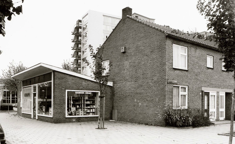 Rudolf Dieselstraat 10 - ± 1960 .<br />Foto: Beeldbank Amsterdam 