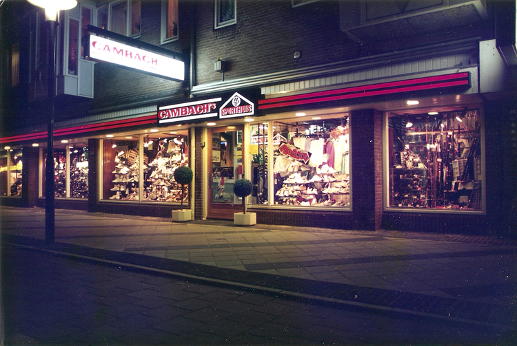 1e van Swindenstraat 463-467 - 1995 .<br />Foto: Henk Cambach 