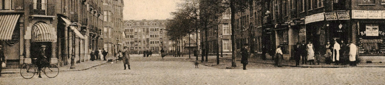 Javastraat93 (rechts) Gezien in de richting van het Timorplein - 1920 .<br />Foto; Beeldbank Amsterdam 