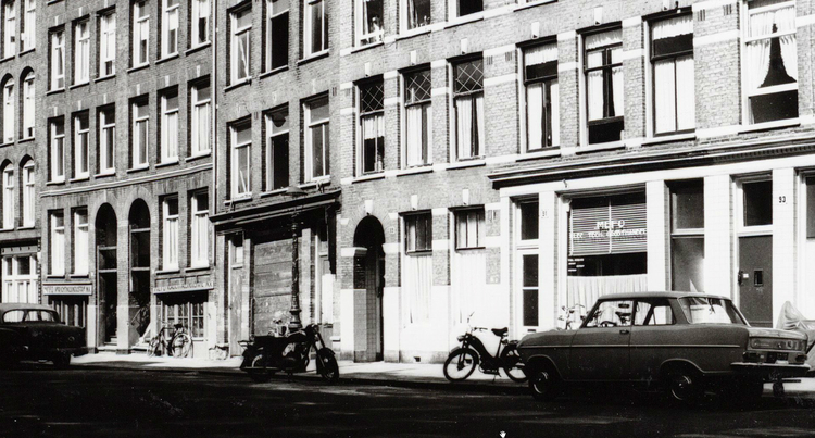 Tweede Oosterparkstraat 81 - 93 - 1965 .<br />Foto: Beeldbank Amsterdam 