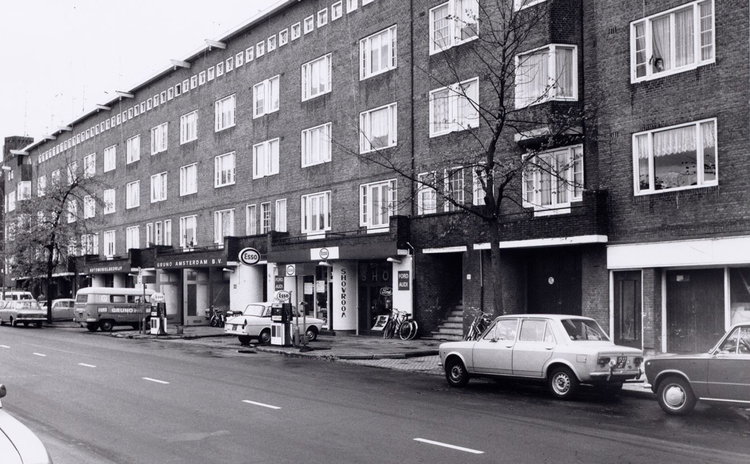 Zeeburgerdijk 174 - 190 - 1973 .<br />Foto: Beeldbank Amsterdam 